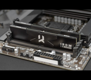 Pamięć DDR5 GOODRAM IRDM 64GB 6000 CL30 czarna wydajna