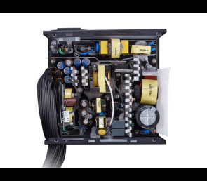 Zasilacz Cooler Master MWE Bronze V2 650W 80 Plus efektywny i bezpieczny